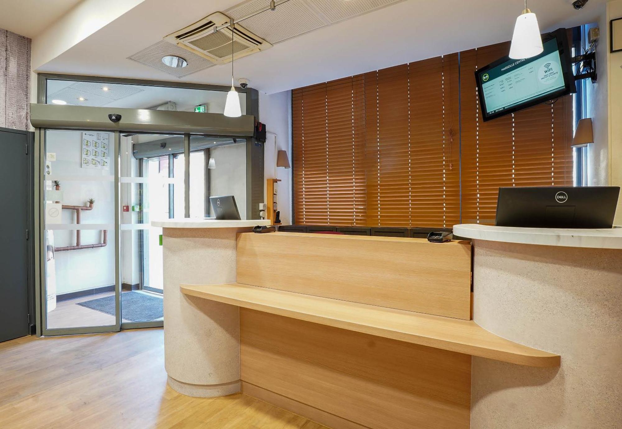 Hotel Centre Vieux Port 3*