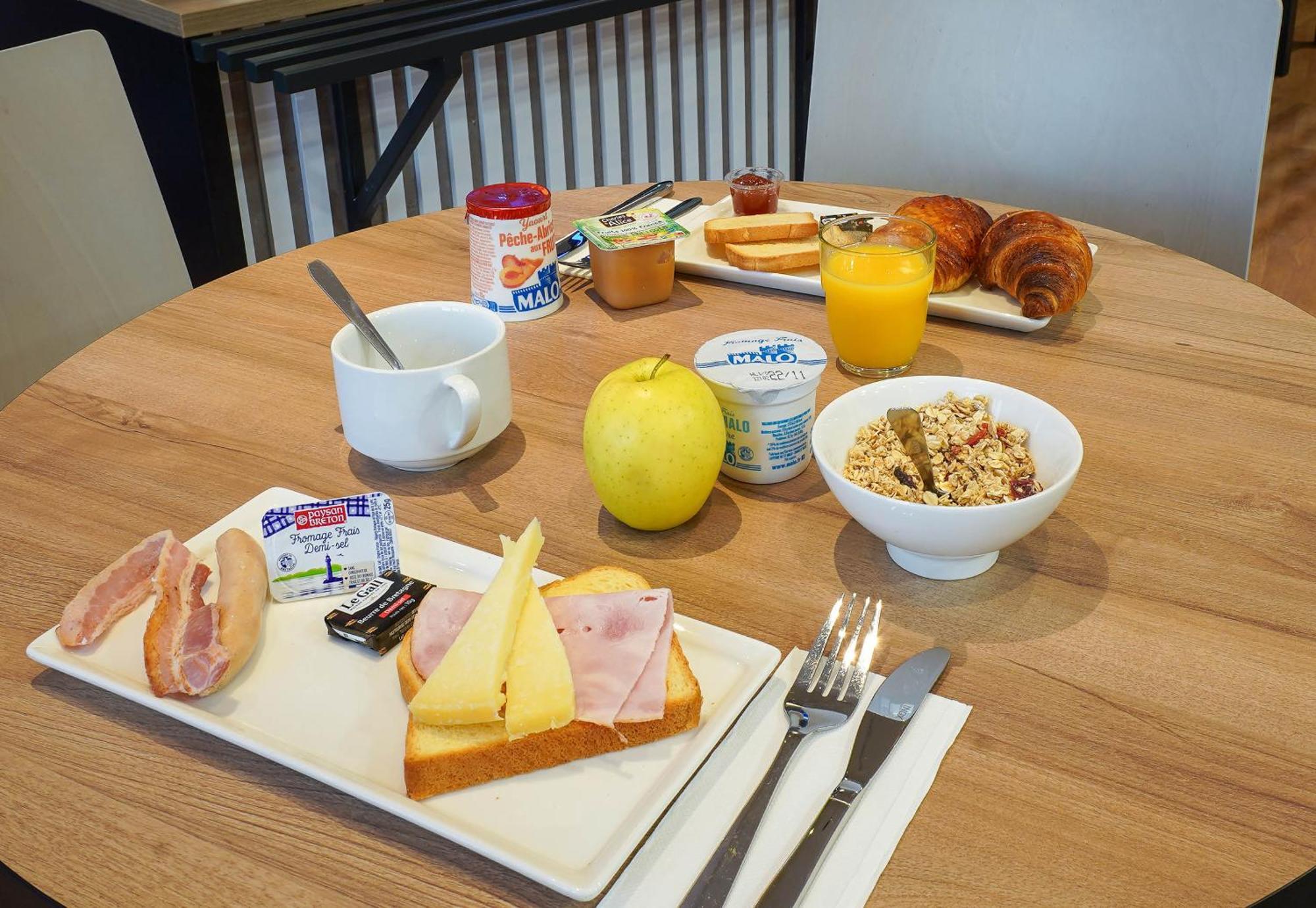 Hotel Centre Vieux Port 3*